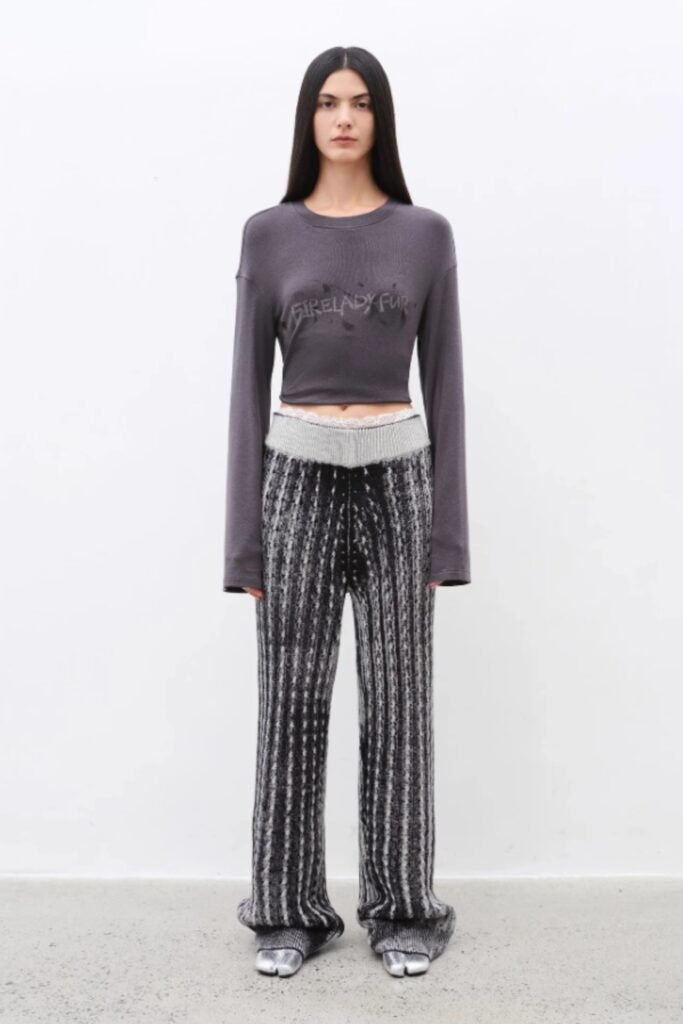 slim knit winter pants, permeation-dyed trousers, artistic ombré straight-leg bottoms, cozy cold-weather pants, stylish loose-knit trousers, elegant winter workwear, textured casual knitwear